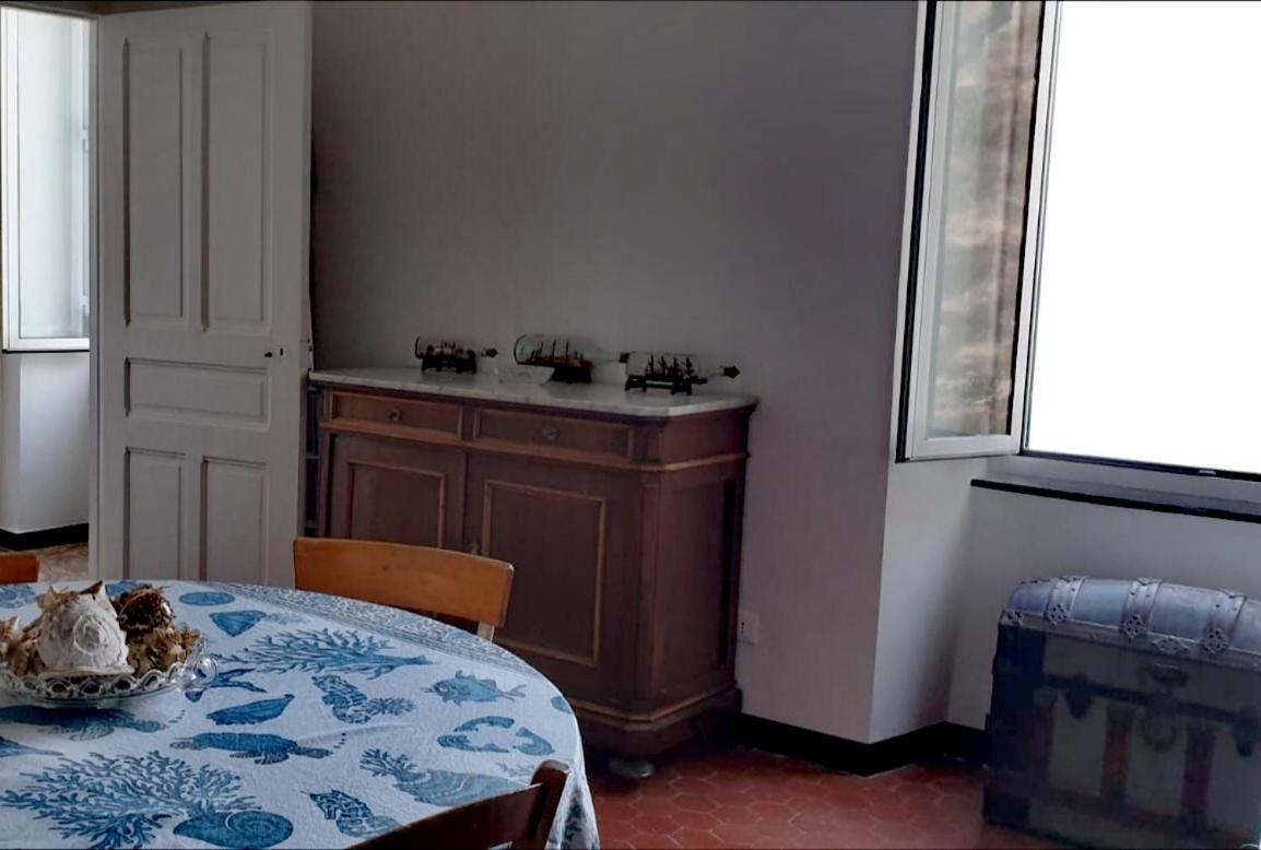 צ'רבו Appartamento Nel Borgo Con Splendida Vista Sul Mare מראה חיצוני תמונה